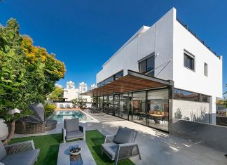 Living Happily: Ron Shpigel’s Minimalist Family Home