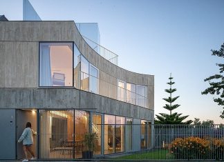 House in City Park: Where Modern Architecture Meets Greenery