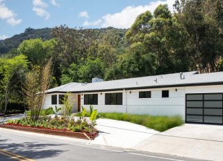 Mandeville Canyon Residence: 1950s Charm Reimagined