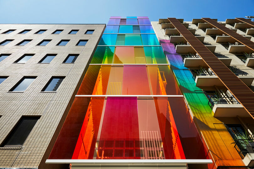 VERTICAL-RAINBOW-building-Tokyo-SAKO-Architects-1-810x540