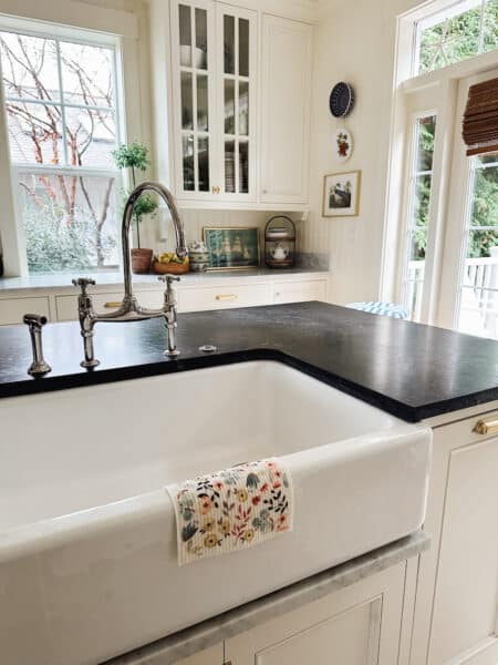 swedish-dishcloths-kitchen-benefits-the-inspired-room-450x600