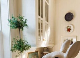 Spring Decorating with Bunnies (& Big Announcement!)