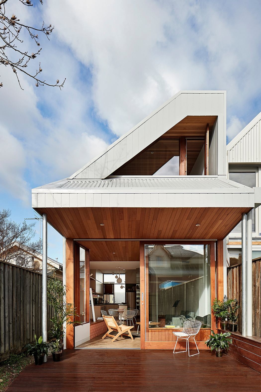 001-feng-shui-inside-melbournes-energy-optimized-house-design-1050x1575