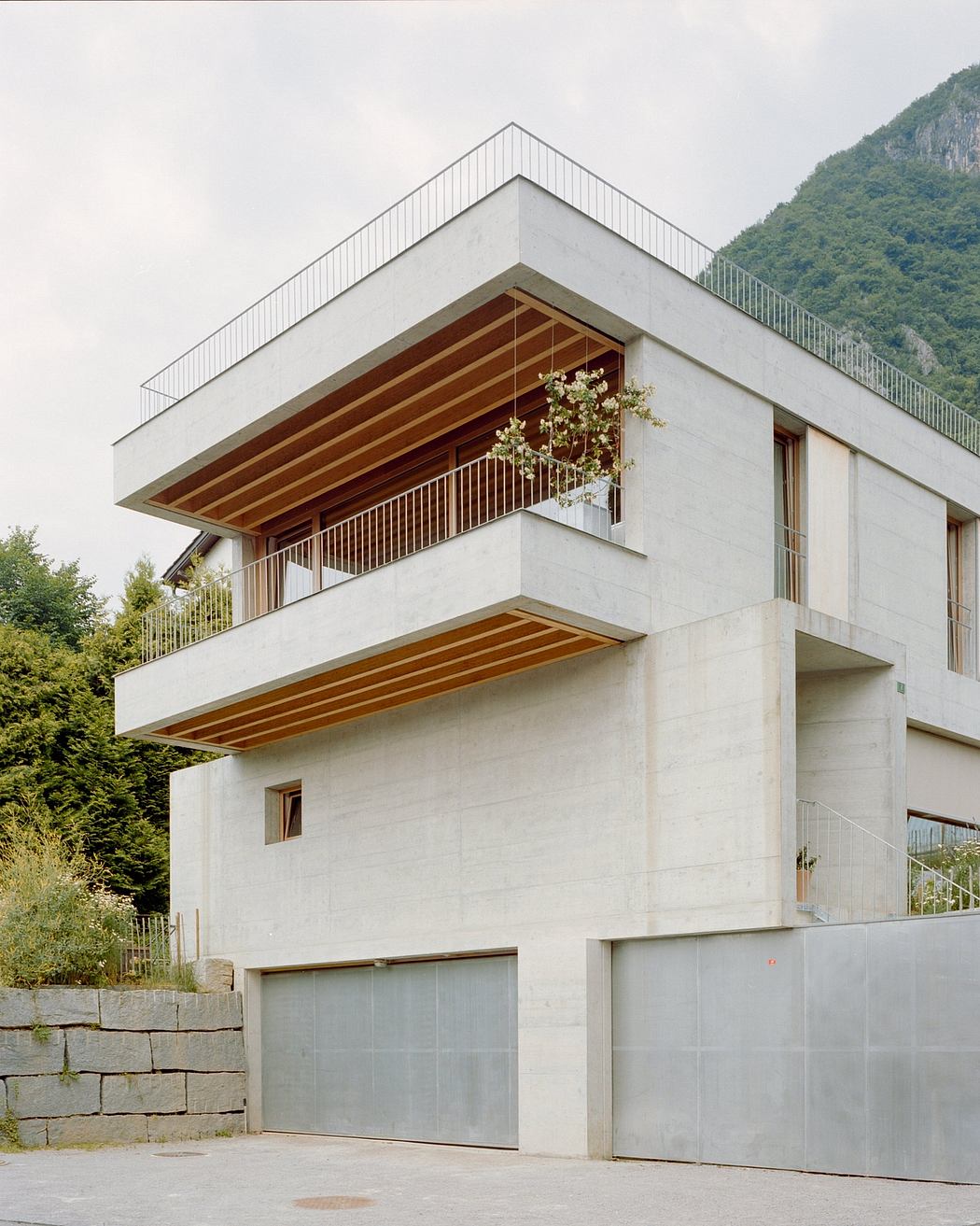 001-house-in-pazzallo-by-acerbi-zaccara-1050x1313