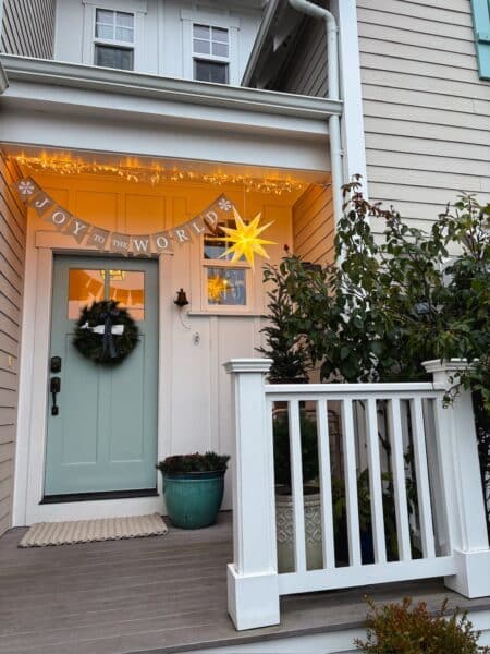 christmas-porch-whale-wreath-blue-green-door-the-inspired-room-450x600