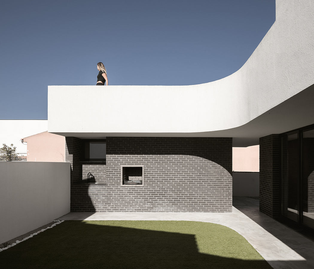 001-pinhal-conde-da-cunha-house-by-estudio-amatam-1050x900