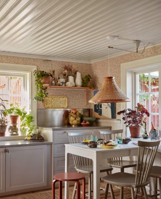 Hanna’s Swedish Home:Where Time, Books and Light Meet
