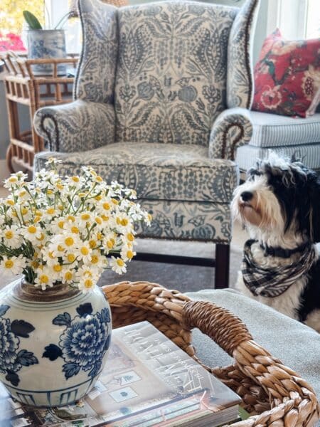 blue-white-living-room-faux-chamomile-flowers-the-inspired-room-450x600