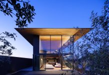 Moment by APOLLO Architects & Associates