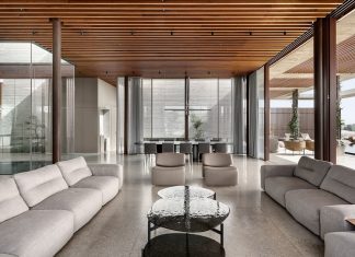 Vestia House: A Southern Israel Home of Light and Water
