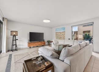 Beach House: Calm Rooms on the Algarve Coast