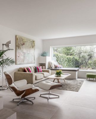D + A House: A Ground Floor Opened to Light and Garden