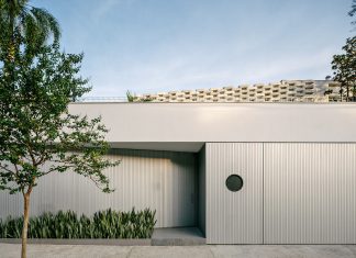 Prisma House Finds Complexity Behind a Quiet Façade
