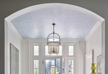 Sea Island Home Blends Coastal Elegance With Timeless Style