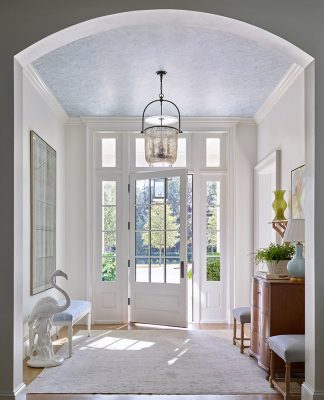 Sea Island Home Blends Coastal Elegance With Timeless Style