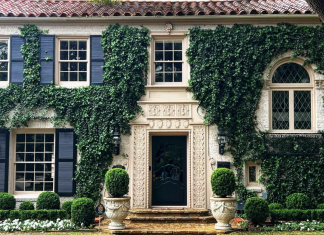 10 Stunning Homes With Unforgettable Curb Appeal