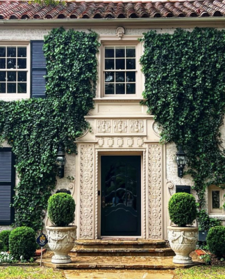 10 Stunning Homes With Unforgettable Curb Appeal