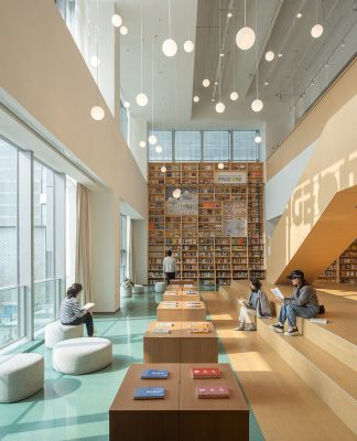 PAGEONE stationpark Wuxi: Reading Along an Interior Riverbank