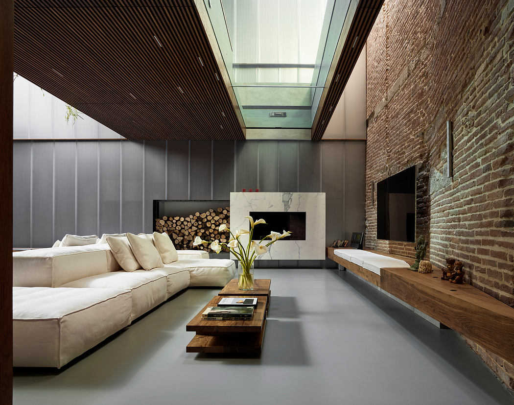 001-santa-maria-residence-by-ae5-partners-1050x827